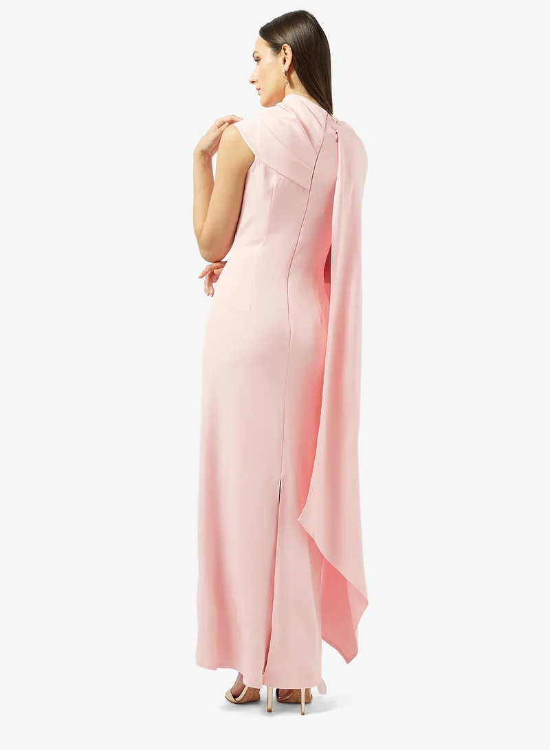 نمشي x فستان بكتف واحد مع ذيل متدلي